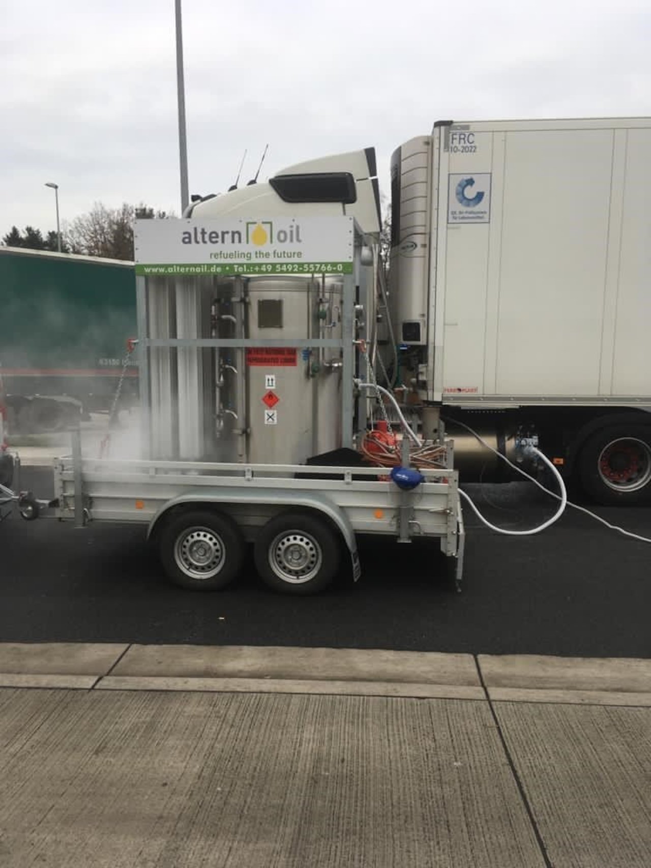 Emergency refuelling at the rest area in Delmetal North Image 2