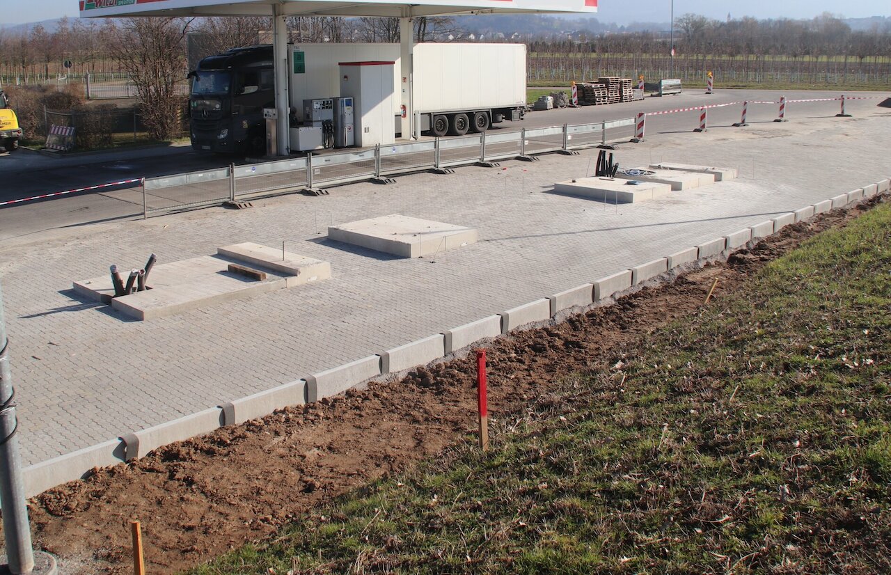 LNG filling station Image 1