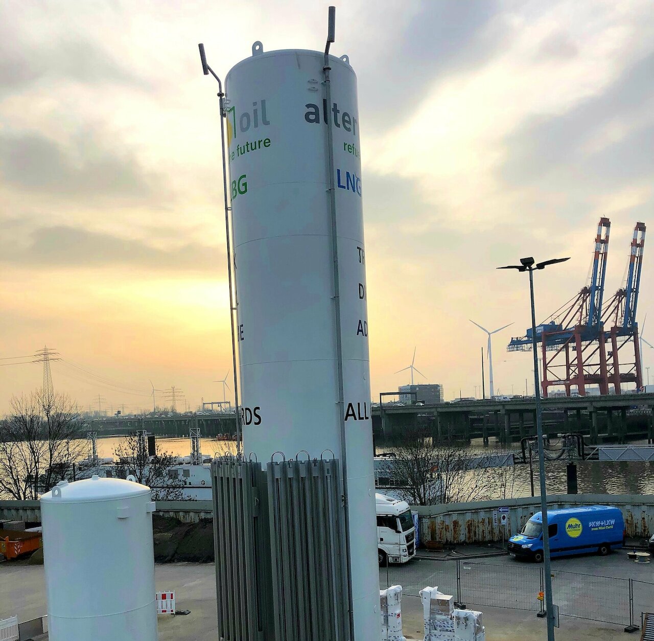 LNG filling station opens in Hamburg Image 1