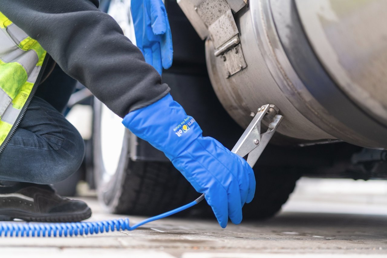 Get LNG refuelling training and certification now 