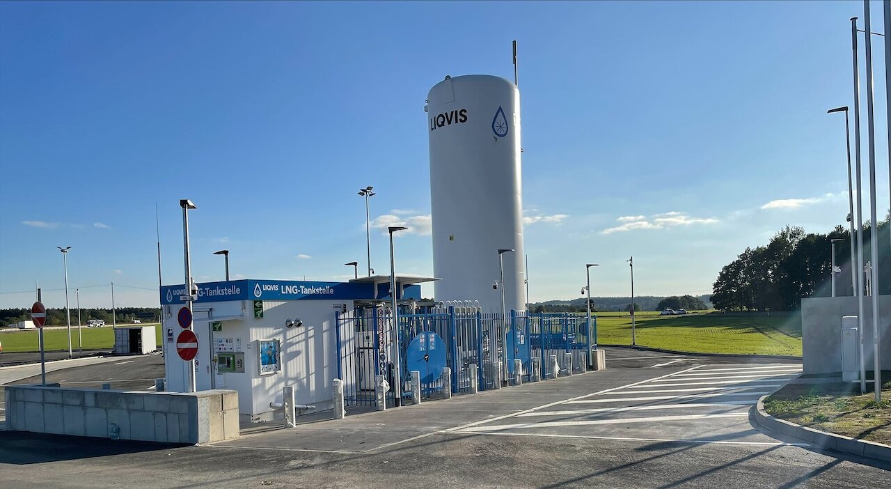 Opening of LNG filling station Image 1