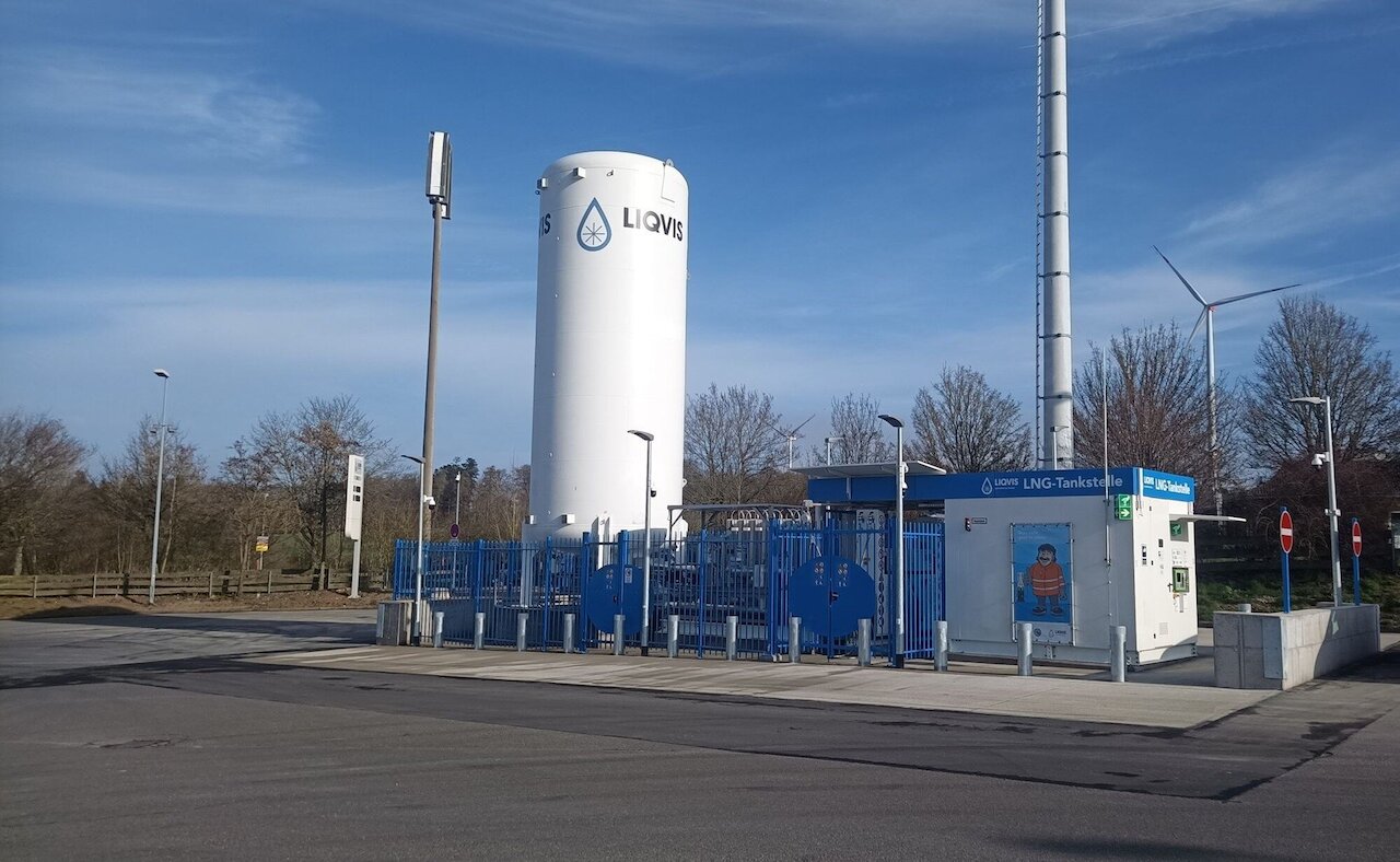 Opening LNG filling station Image 1