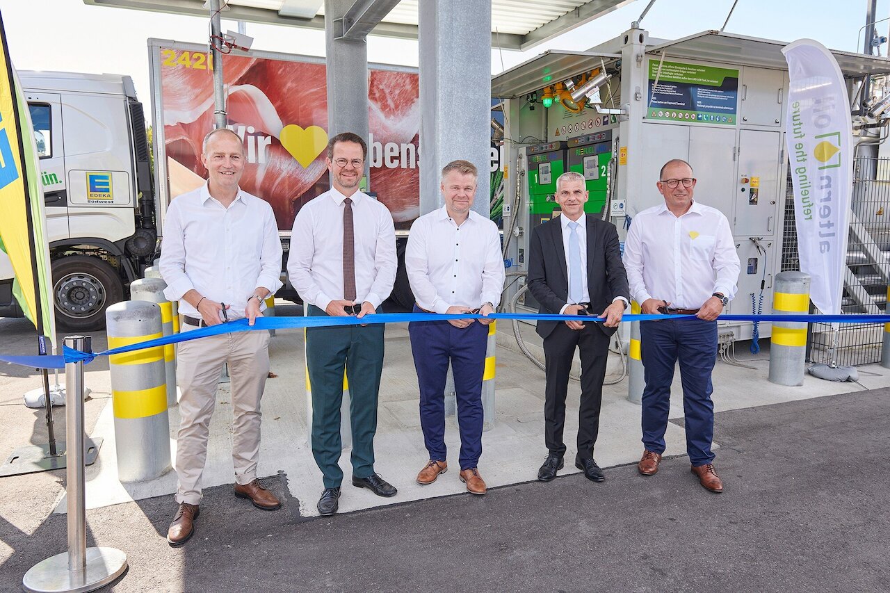 Erste REEFUEL Bio-LNG-Tankstelle bei EDEKA Südwest Image 1