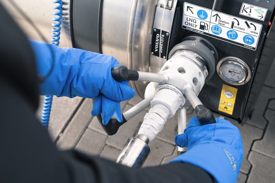 LNG fueling training & certification